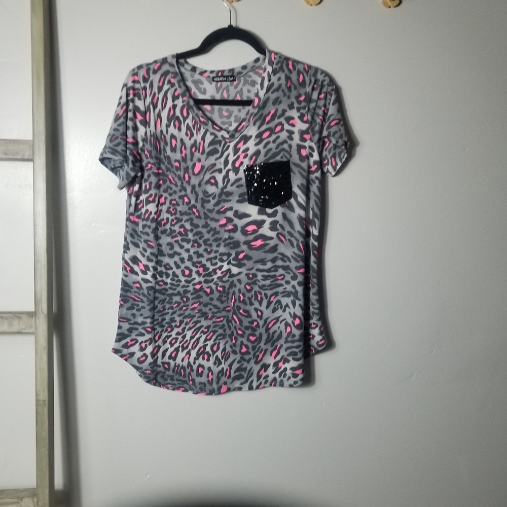 NWOT HEIMISH USA WOMEN'S LEOPARD PRINT SEQUIN POCKET BLOUSE SIZE SMALL
